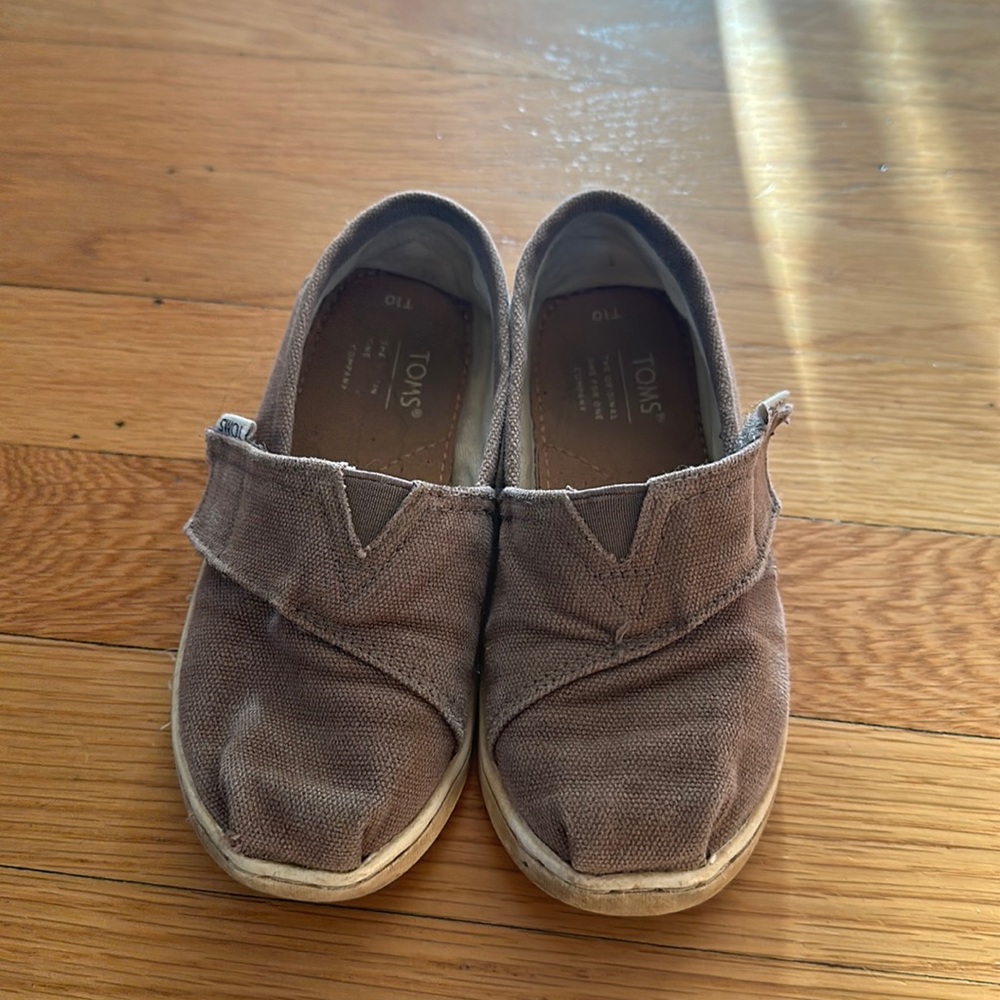 Grey/brown Toms Velcro sneakers. Size 10 (little kid).